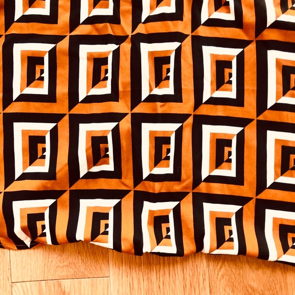 NWT Anthropologie Geometric Satin Tunic - L - Picture 8 of 8